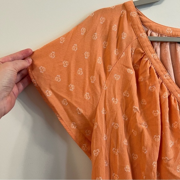 Women’s Torrid Orange V-Neck short sleeve Women's blouse size 1X - Picture 2 of 4